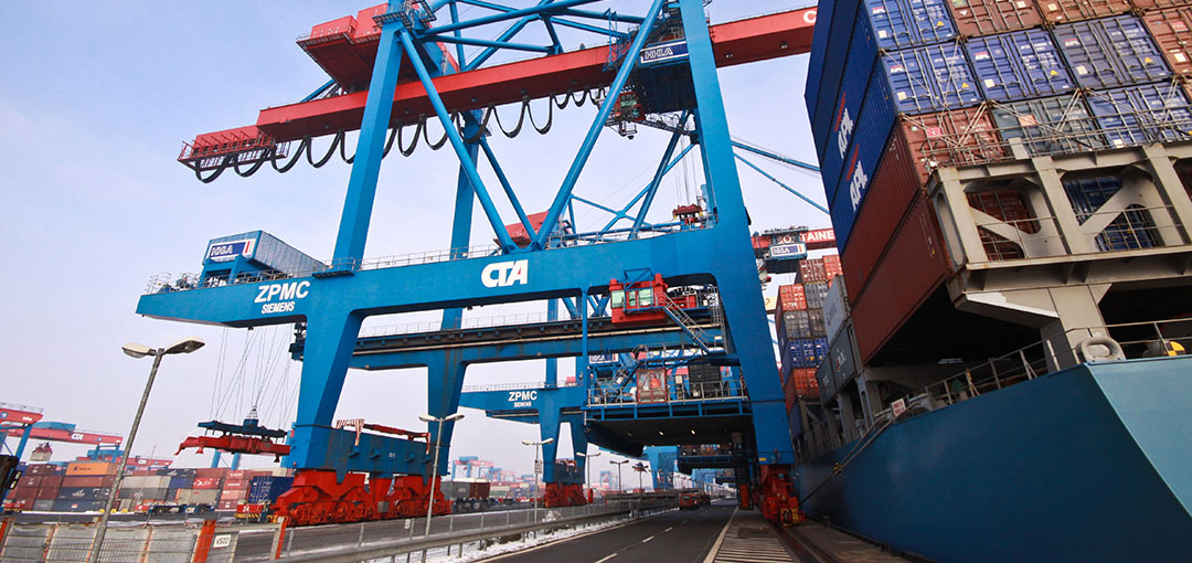 港口碼頭食品進(jìn)口裝貨現(xiàn)場